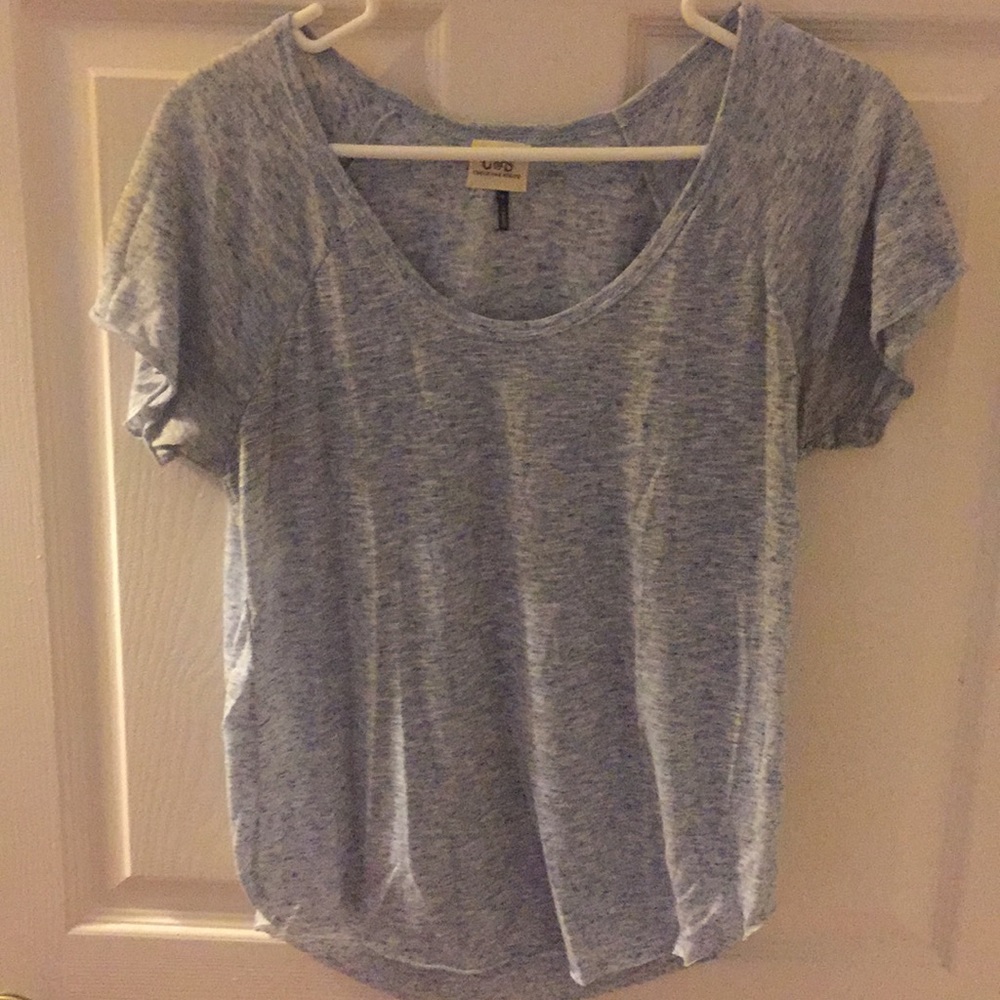 Women’s Scoop Neck Tee